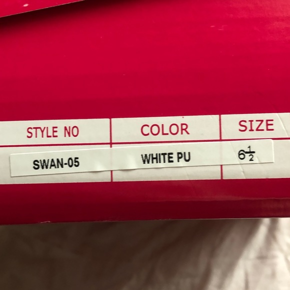 NWT Dream Paris White Classy Heels - Picture 10 of 11